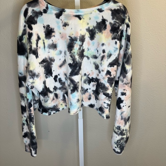 Colsie Crop sweatshirt Tie Dye - Picture 2 of 2